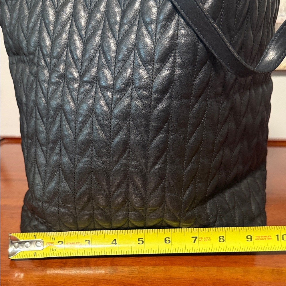 Authentic Black Gucci Quilted Leather Tote with Gold Hardware & GG wallet - Picture 4 of 16